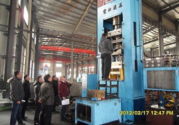 FS72ZK-400H及FS72Z-10H磁性材料（鐵硅鋁）干式成型液壓機通過美國美磁公司專家組驗收